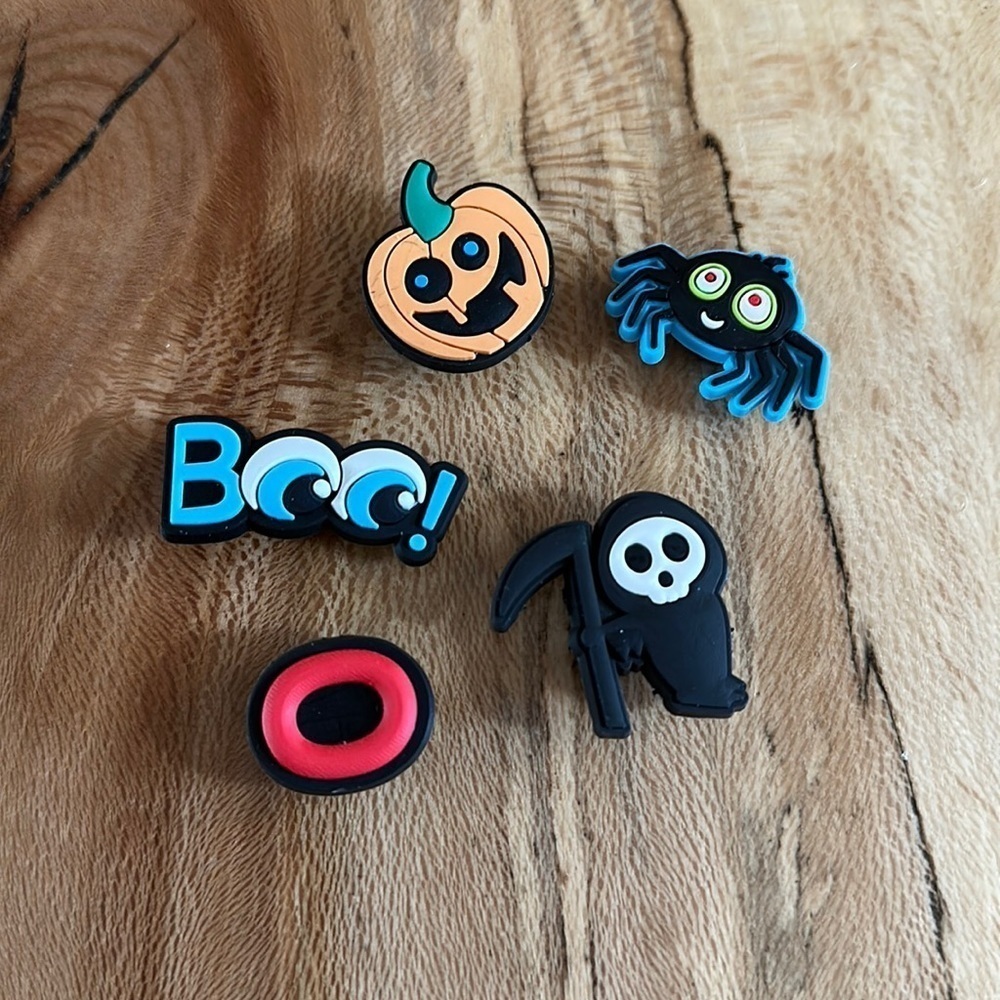 ~3 for $20~ Croc jibbitz Halloween theme